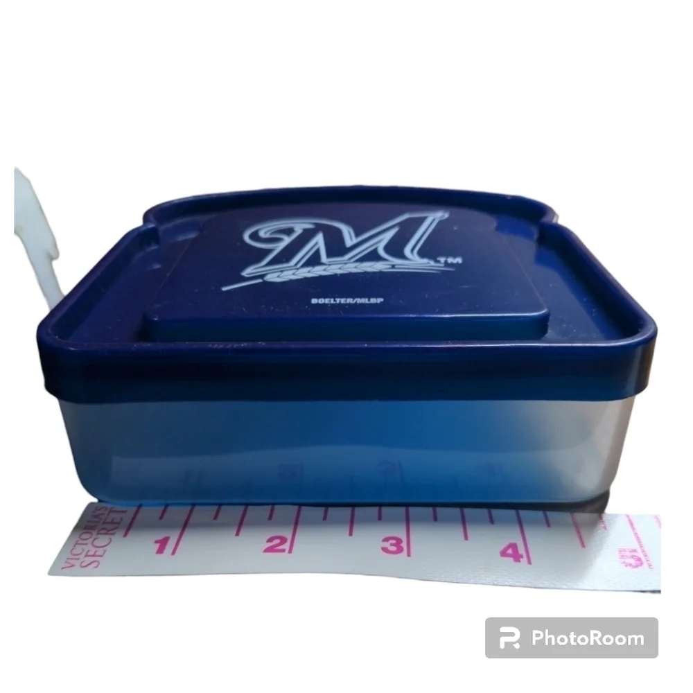 Milwaukee Brewers Sandwich Keeper Lunch Box Plastic Container